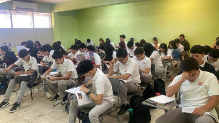 salon-de-clases-estudiantes-1024x576