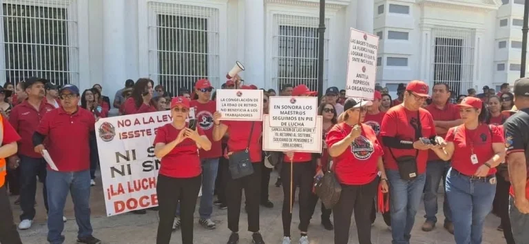 protestan-miles-de-maestros-en-sonora-contra-reforma-a-ley-del-issste_46e8f8c4-c18c-4adc-ac31-25a06dd66a8e_medialjnimgndimage=fullsize