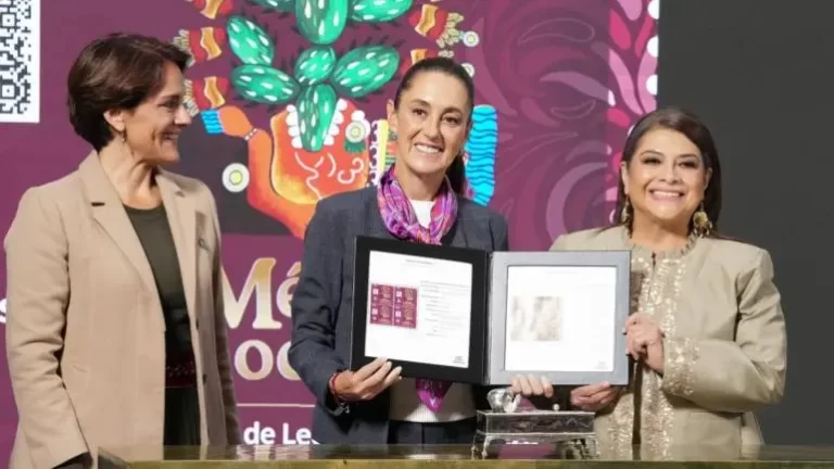 presentan-timbre-postal-700-anos-mexico-tenochtitlan