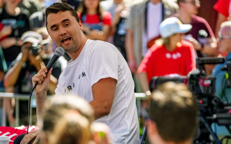 despiden-periodistas-profesores-bomberos-comentarios-asesinato-charlie-kirk-bokmbera-nfl-delta-2-13092025 (1)