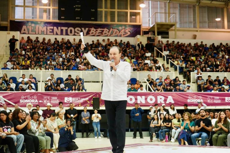 LanzanBecaSonInternacionalTalentoJovenesExtranjero-2