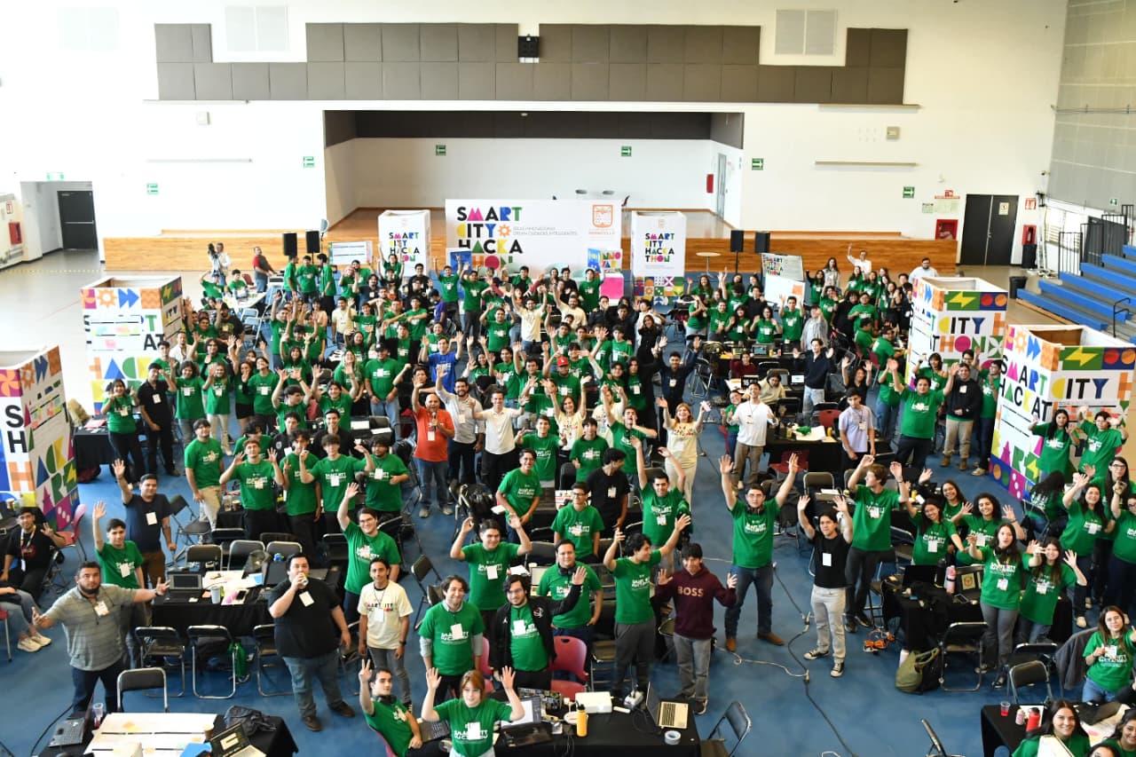 RecordParticipacionSmartCityHackathon200joveHillo-3