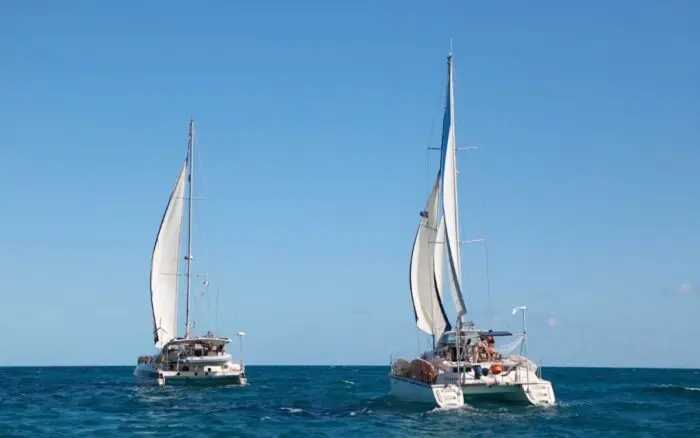 marina-busca-flotilla-de-dos-veleros-que-buscaba-llevar-comida-cuba-700x438