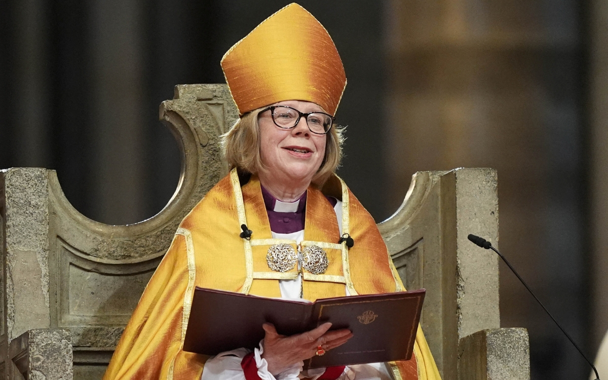 sarah-mullally-primera-arzobispa-canterbury-iglesia-anglicana-25032026
